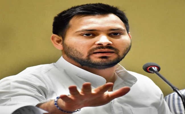 तेजस्वी ने कहा- अभी से ही पैनिक हो गये हैं बाबा