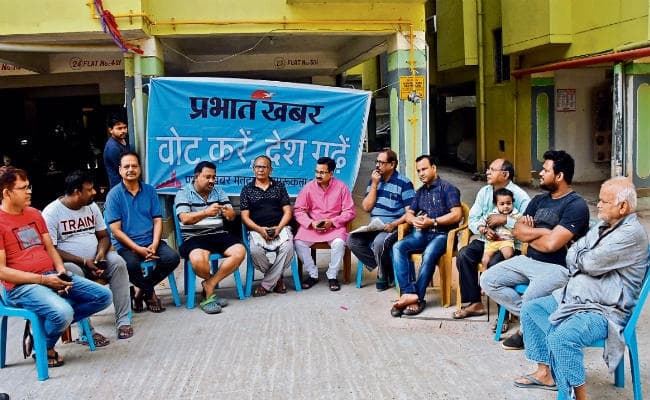 प्रभात खबर के चुनावी चौपाल में लोग बढ़-चढ़ कर ले रहे हैं भाग, कह रहे मन की बात