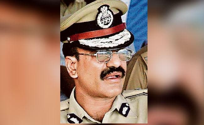 आइपीएस अनुराग हटाये गये, चुनाव तक झारखंड आने पर रोक