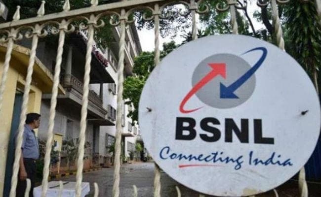 क्या बीएसएनएल में जाएंगी 54,000 नौकरियां ? कांग्रेस ने कसा पीएम मोदी पर तंज