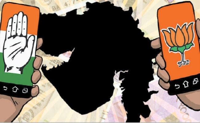 गुजरात लोस चुनाव : कांग्रेस-भाजपा के पांच को छोड़ सभी उम्मीदवार करोड़पति