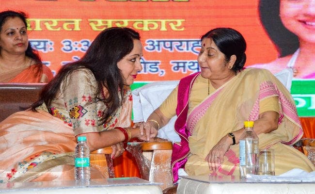 सुषमा स्वराज की खरी-खरी : यदि देश में आतंकवाद चुनाव का मुद्दा नहीं, तो राहुल हटवा लें एसपीजी की सुरक्षा