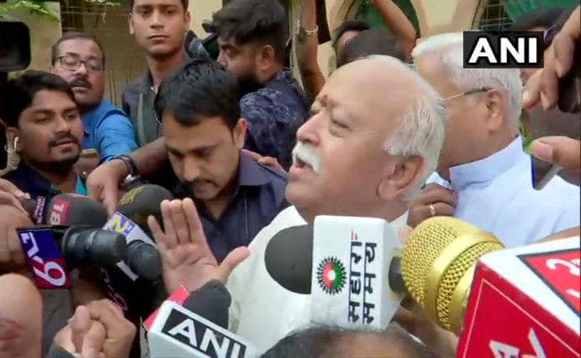 #VoteForIndia नागपुर में वोट देने पहुंचे RSS प्रमुख मोहन भागवत और भैया जी जोशी