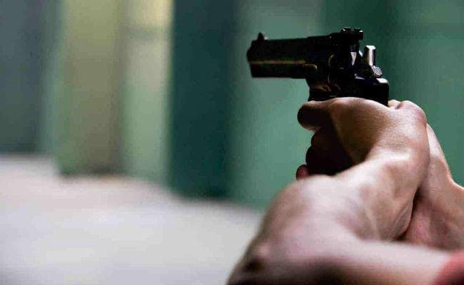 गोलियों की तड़तड़ाहट से गूंजा वासेपुर, जमीन कारोबारी पर फायरिंग, मचा हड़कंप
