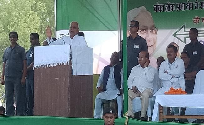 नीतीश का लालू परिवार पर प्रहार, कहा- पति-पत्नी की 15 वर्षों की सरकार में बिहार को पीछे धकेल दिया