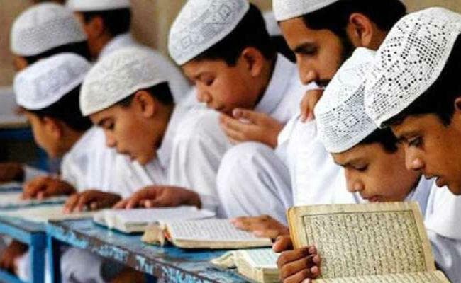 पटना : मदरसों में विज्ञान-गणित के 3384 शिक्षक होंगे नियुक्त