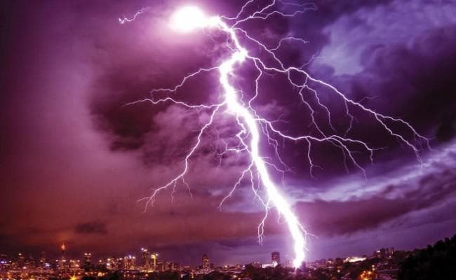 बिहार के इस जिले में आज अधिक ठनका गिरने के आसार, डीएम ने जारी किया हाई अलर्ट...