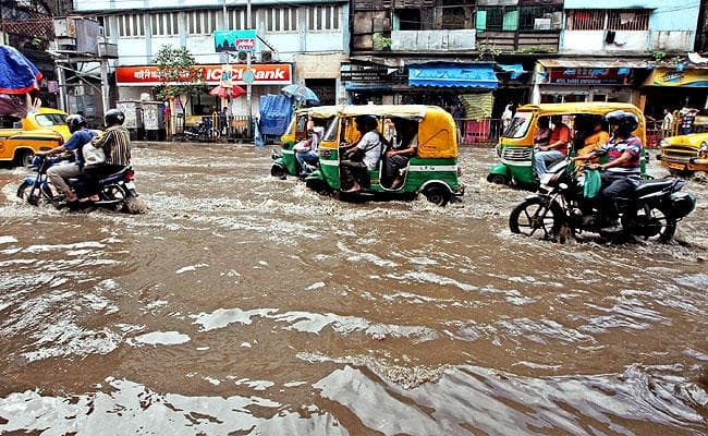 आंधी-बारिश में 50 की मौत, उत्तर बंगाल में कालबैसाखी का कहर