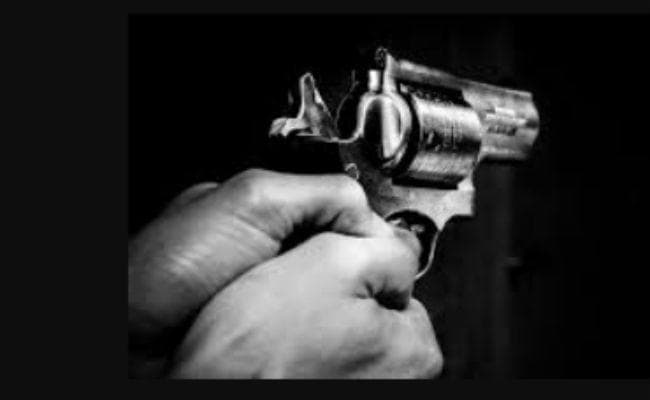 माओवादियों ने महिला निर्वाचन अधिकारी की हत्या की, वाहनों में लगायी आग