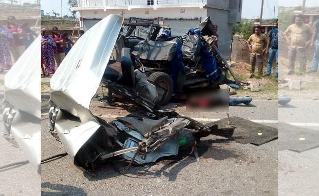 रांची : सरवल रिंग रोड पर सड़क हादसा, बोलेरो-ट्रक की टक्कर में तीन की मौत, छह घायल