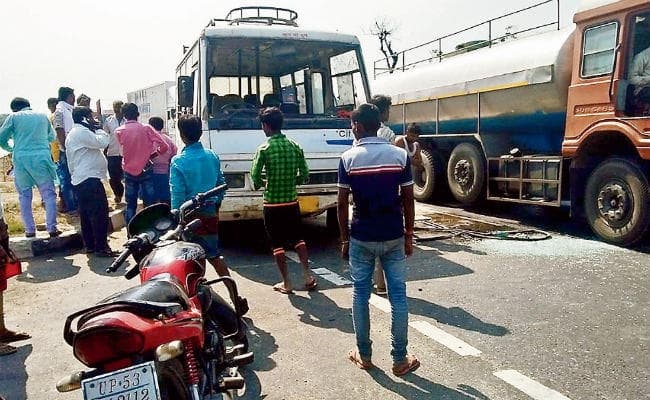 गोपालगंज : हादसे में कन्हैया के चुनाव प्रचार से लौट रहे जेएनयू के दो प्रोफेसर जख्मी