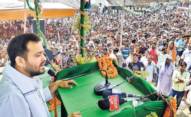 सीवान, गोपालगंज, बेगूसराय व समस्तीपुर में बोले तेजस्वी, मोदीजी चौकीदार हैं, तो देश की जनता थानेदार