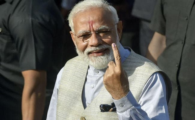 Lok Sabha Election 2019 : वोट डालने पहुंचे ये महारथी