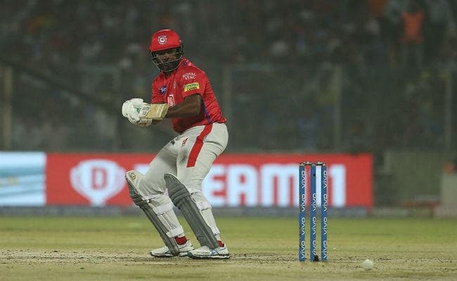 आरसीबी ने लगायी जीत की हैट्रिक किंग्स इलेवन को 17 रन से हराया