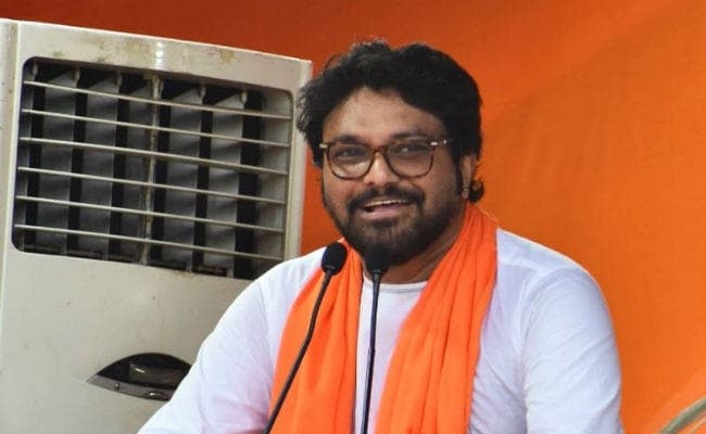 आसनसोल संसदीय क्षेत्र से भाजपा प्रत्याशी बाबुल सुप्रीयो के खिलाफ प्राथमिकी दर्ज