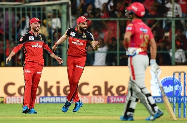 #RCBvsKXIP : जैसे-जैसे जीत की ओर बढ़ रहा था RCB, कोहली का जोश हो रहा था दोगुना