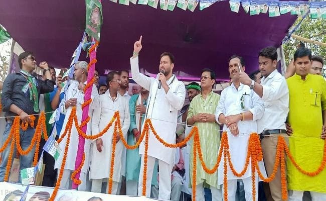 अधिकारों को छीनने की कोशिश कर रहा केंद्र : तेजस्वी