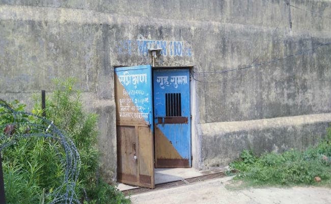 गुमला रिमांड होम में दो बाल बंदियों से मारपीट, बंदियों ने कहा- सर, हमें बड़ा जेल भेज दीजिए....