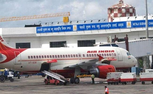 फनी चक्रवात: कोलकाता एयरपोर्ट पर अलर्ट, तीन से चार मई के बीच बंद रहेगी सारी फ्लाइट