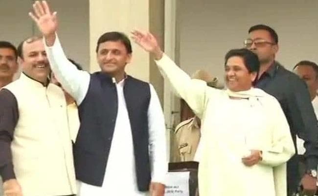 मोदी पर मायावती-अखिलेश ने साधा निशाना, कहा - PM धन्नासेठों के चौकीदार