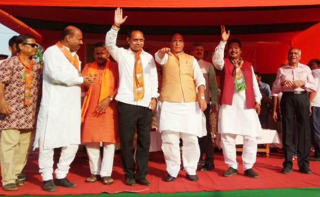 भाजपा के रहते कोई माई का लाल आदिवासियों की जमीन नहीं छीन सकता : राजनाथ