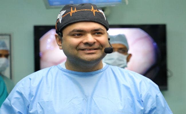 Guinness Record : 13 घंटे में मोटापा घटाने के 53 ऑपरेशन कर सर्जन ने बनाया विश्व रिकॉर्ड