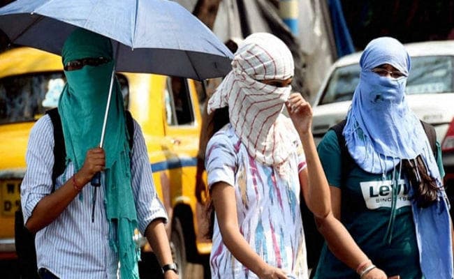 डॉक्टर्स की सलाह: गर्मी में घर से बाहर निकले तो पानी बोतल रखें साथ