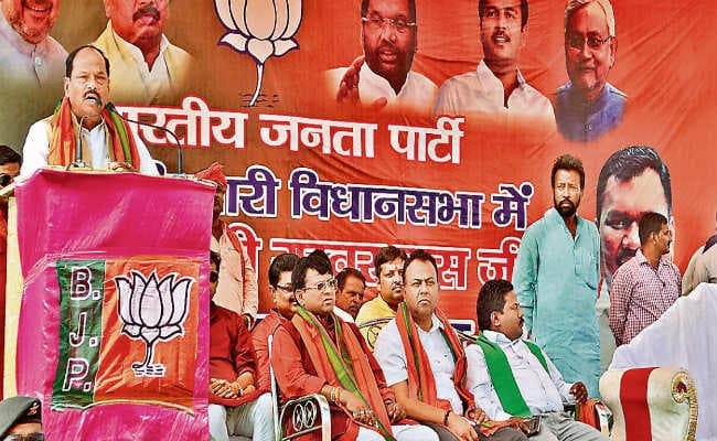 चास : 32 हजार गांवों में लगाये जायेंगे स्ट्रीट लाइट : रघुवर दास
