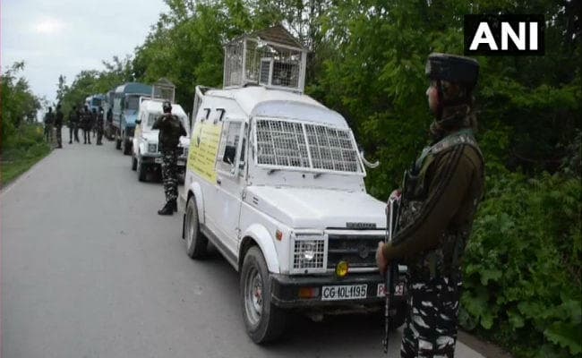 बड़ी सफलता: शोपियां में मारे गये लश्कर के 2 आतंकी, मुठभेड़ में एसपीओ से आतंकी बना तारिक भी ढेर