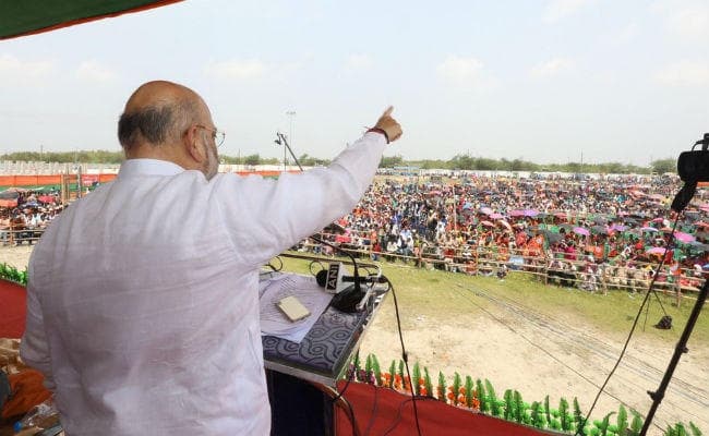 कोलकाता में अमित शाह का रोड शो शुरू , उमड़ी भीड़