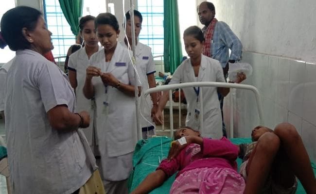बिहार : खगड़िया में विषाक्त प्रसाद खाने से 100 से अधिक बीमार