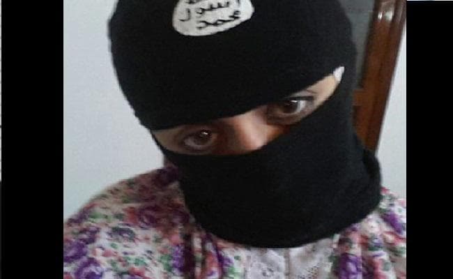 सिंध विश्वविद्यालय ने आईएसआईएस पृष्ठभूमि वाली छात्रा का नामांकन रद्द किया