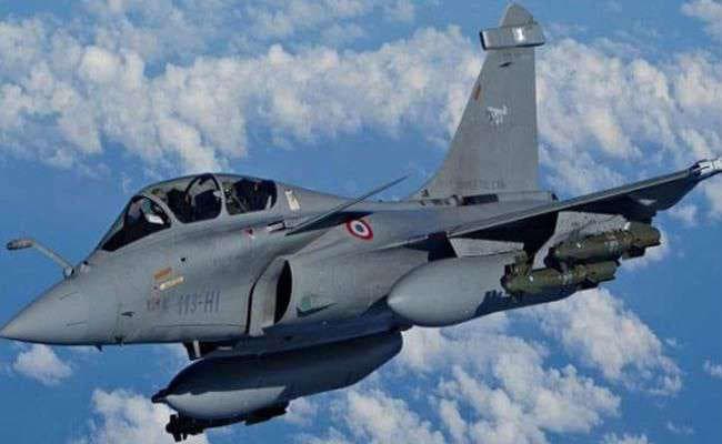 केंद्र ने सुप्रीम कोर्ट में कहा - राफेल सौदे में एफआईआर या सीबीआई जांच का सवाल ही नहीं