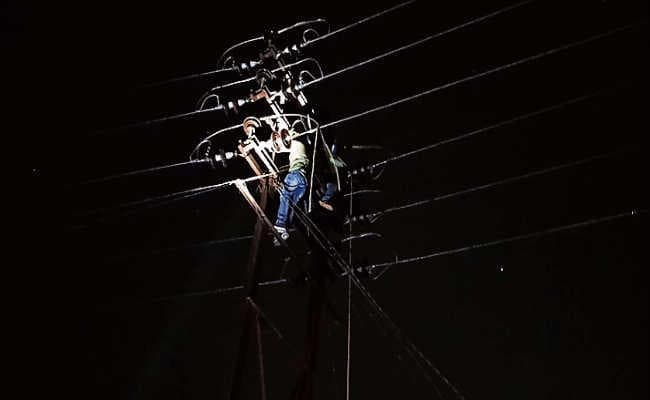 वीआइपी सब स्टेशनों से भी घंटों कट रही बिजली