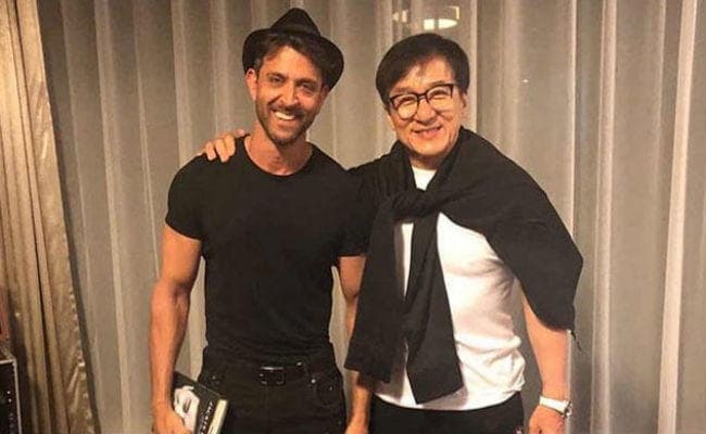 ''काबिल'' एक्टर ऋतिक रोशन ने चीन में जैकी चैन के साथ क्लिक करायी फोटो