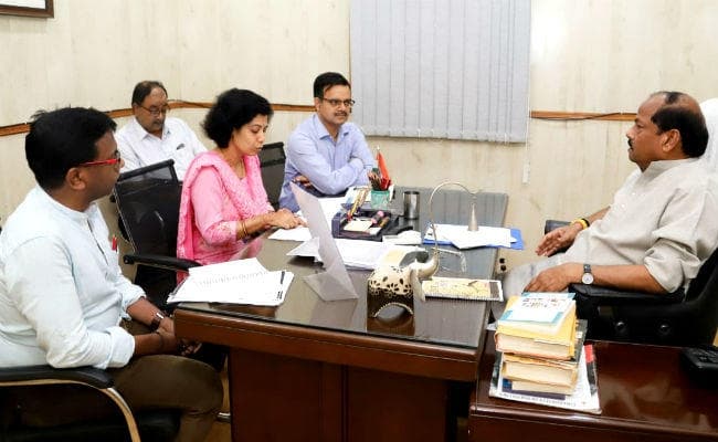लोकसभा चुनाव के बाद एक्शन में CM रघुवर- सभी विकास योजनाएं 30 सितंबर तक करें पूरी