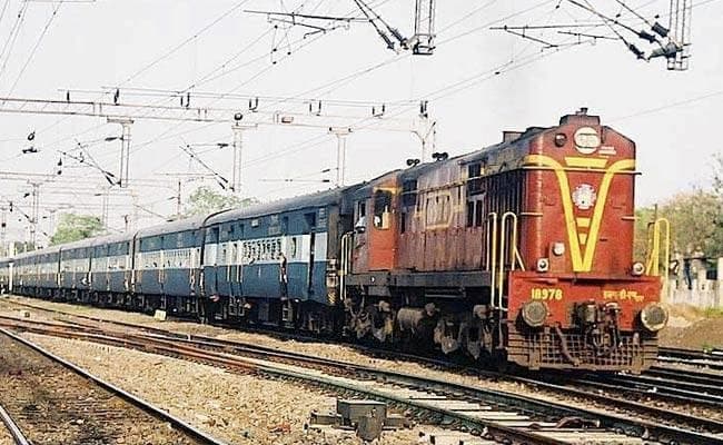 बांकुड़ा से अजमेर, जयपुर के लिए ट्रेन की मांग को लेकर सौंपा ज्ञापन