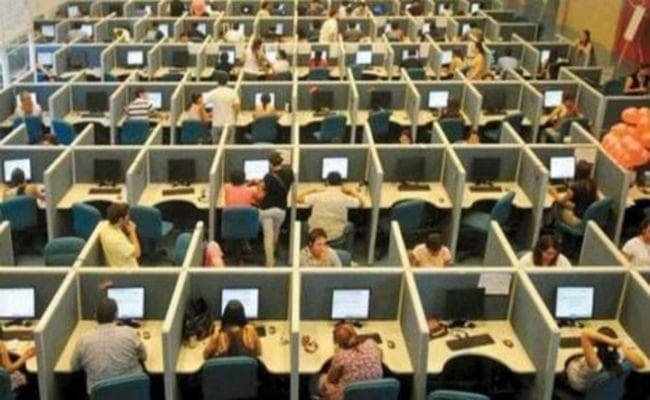 Fake Call Centre : 10 लाख अमेरिकी नागरिकों का निजी डेटा चुराकर ठगी, 78 गिरफ्तार Fake Call Centre : 10 लाख अमेरिकी नागरिकों का निजी डेटा चुराकर ठगी, 78 गिरफ्तार