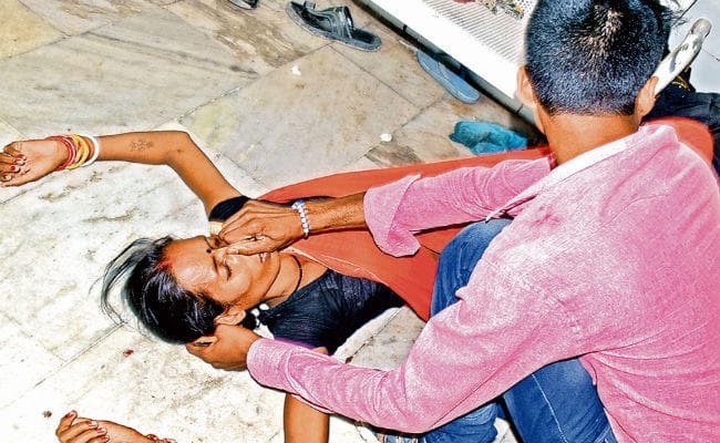 मुजफ्फरपुर में चमकी बुखार का कहर : एक ही एंबुलेंस से गया आलोक व निधि का शव