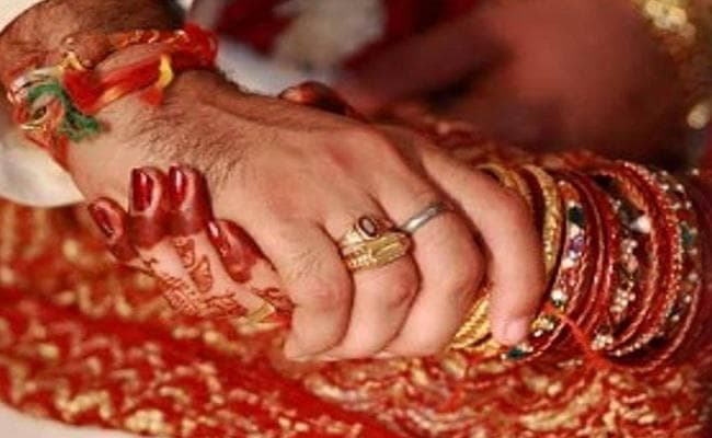 वरमाला में फोटो खिंचने के दौरान हंगामा व मारपीट, आधा दर्जन लोग जख्मी