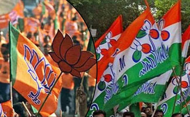 भाजपा- तृणमूल में संघर्ष, तीन टोटो फूंके, दो घरों को जलाया