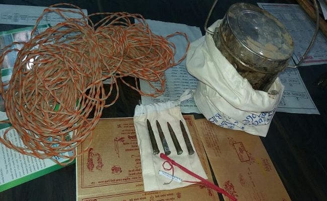 झारखंड में हमले की नक्सलियों की योजना विफल, सड़क किनारे मिला केन बम