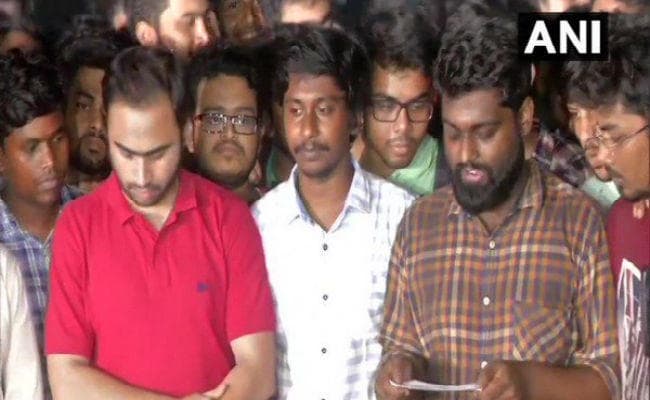 कश्मीर मुठभेड़ : मेजर शहीद, एक अधिकारी और दो जवान घायल, मारा गया एक आतंकवादी