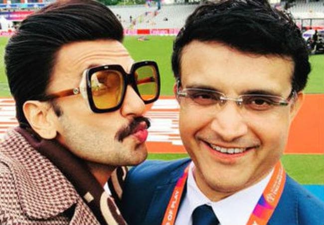 World Cup 2019: भारत-पाकिस्तान मैच के दौरान यूं मस्ती करते नजर आये बॉलीवुड स्टार रणवीर सिंह