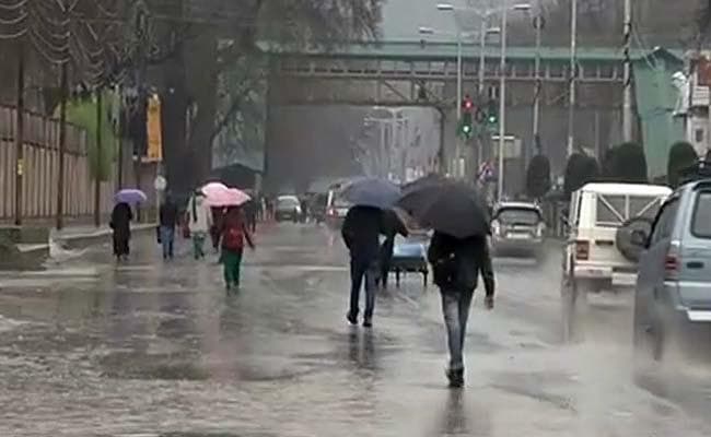 बारिश ने दी थोड़ी राहत, तीन-चार दिनों में मानसून दे सकता है राज्य में दस्तक