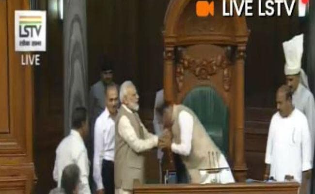 ओम बिड़ला निर्विरोध चुने गये लोकसभा के स्पीकर, पीएम मोदी ने कहा-उनकी नम्रता से लगता है डर कहीं...