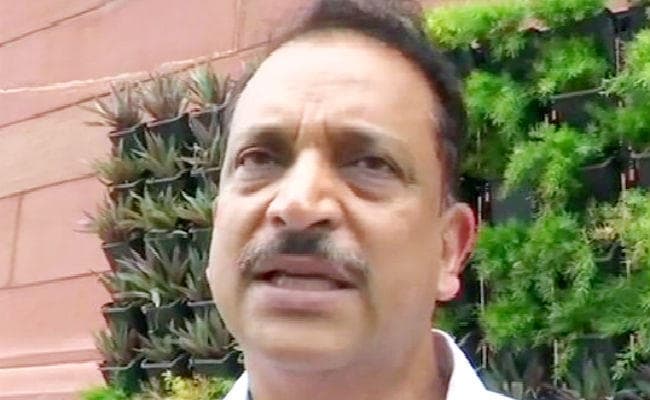 AES से बच्चों की मौत का कारण लीची को बताना अचंभित करनेवाला : राजीव प्रताप रुडी