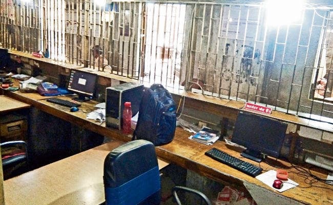 दानापुर : दस दिनों से सीबीएस उपडाकघर में लिंक फेल उपभोक्ता परेशान