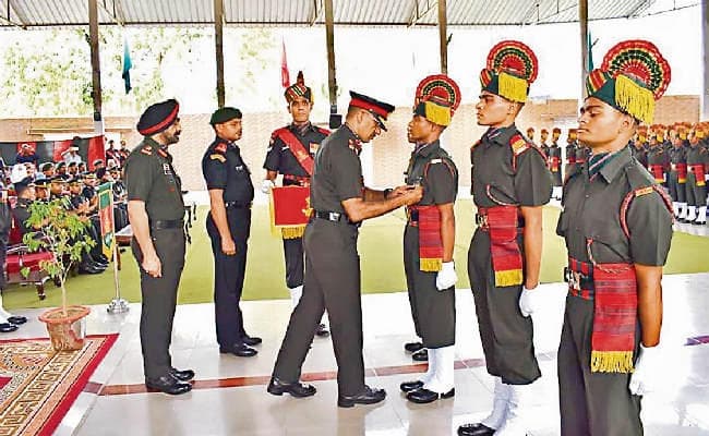 पटना : सेना में शामिल हुए 186 नये रंगरूट, देश रक्षा की ली शपथ