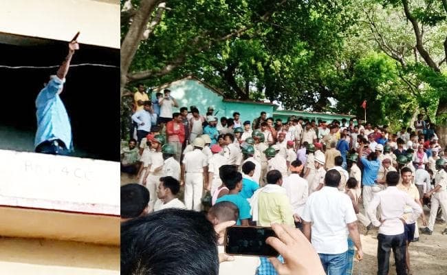 पुलिस के रवैये से नाराज लोगों ने थाने को घेरा, किया पथराव, थानेदार ने की हवाई फायरिंग, …देखें तस्वीरें